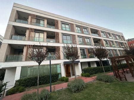 Beylikdüzü Kavaklı Alya Mercan'da Satılık 2+1 Ara Kat Daire