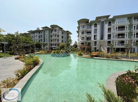 Güney Emlak-emlak Konut Florya Evlerinde İyi Konumlu Bahçe Katı