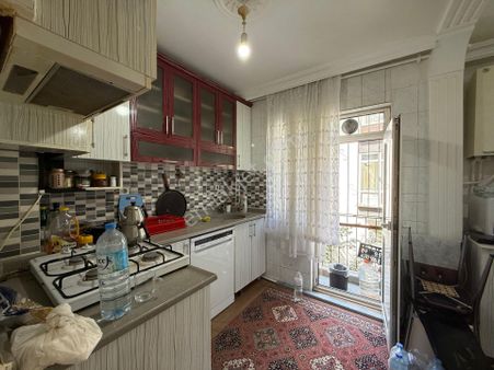 Adnan Yüksel Cadde Üzeri Kat Konumunda 2 Balkonlu Yapılı!