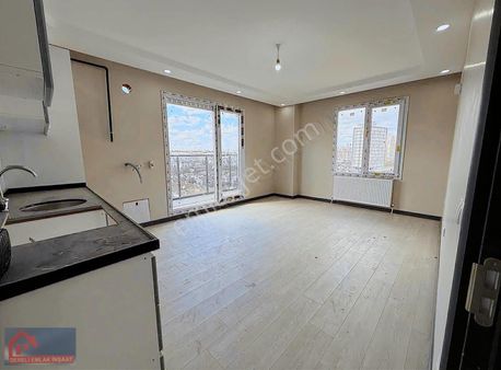 İstasyon Mahallesinde Butik Sitede Cadde Üstü Lüks 2+1