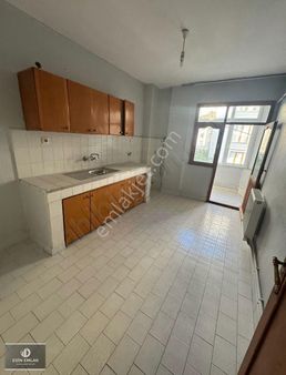 Hürriyet Mah Balkonlu Geniş Arakat Temiz 2+1 Satılık Daire