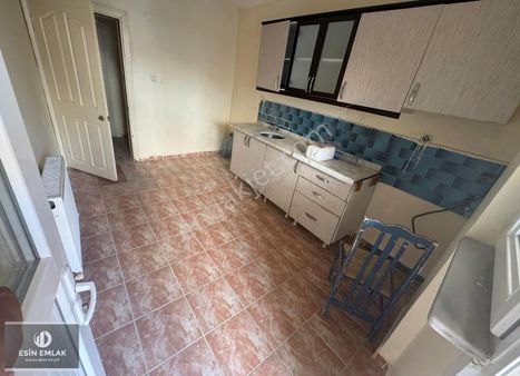 Hürriyet Mah Balkonlu Geniş Arakat Temiz 2+1 Satılık Daire