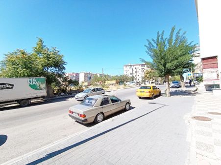 Bağlarbaşı 949 Cad Üzerinde 110m2 Alt 110m2 Üst Satılık Dükkan