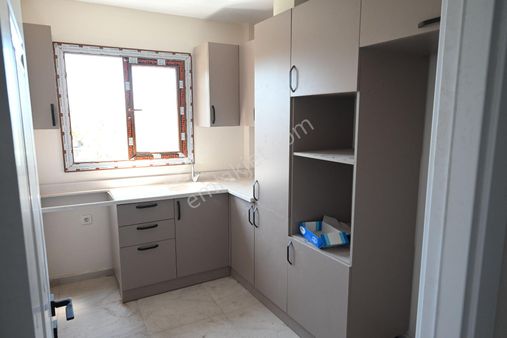 Yeni Pazara Yakın Müfide İlhan Mah 2+1 Eşyasız Kiralık Daire