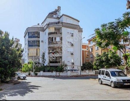 Meydan Tramvay'ına Yakın, Geniş 1+1, Ayrı Mutfaklı, Bahçe Katı