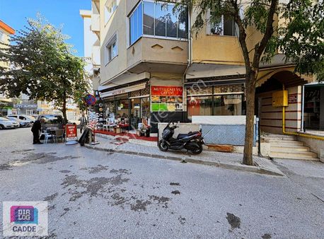 Köşe Konumda Geniş Cepheli, Depolu Dükkan