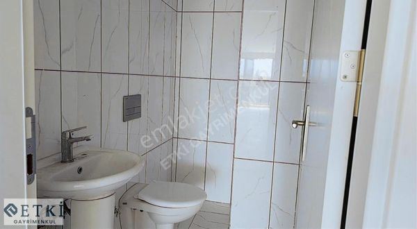 Küçük Sanayi Zer 7 İş Merkezi Kiralık Ofis