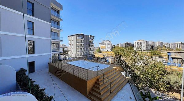 Çiğli Balatçık İnci Suit Evlerin De Satılık 1+1 Daire