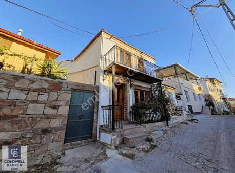 Ayvalık'ta Satılık Deniz Manzaralı Rum Evi