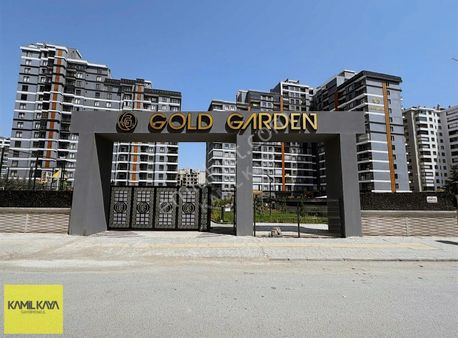 Şefikcan Gold Garden 'da Ara Kat Bakımlı Satılık Lüks 5+1 Daire