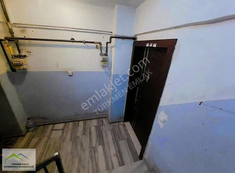 Türkmen Emlaktan Caddeye Yakın Satılık 1+1 Kot1