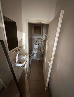 Ankara Emlak'tan Seyranbağları Cadde Üzeri Depolu Kiralık Dükkan