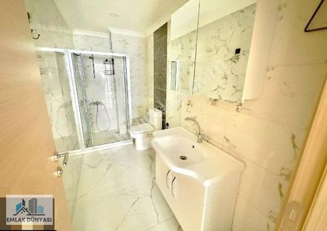 Emlak Dünyasından Küçükyalı Merkezde 2+1 Yeni Bina Ara Kat