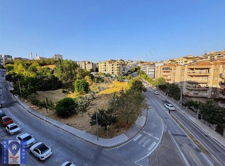 Beşevler Kültür Mah. 3+1 Oda 125 M2 Ara Kat Kombili Daire