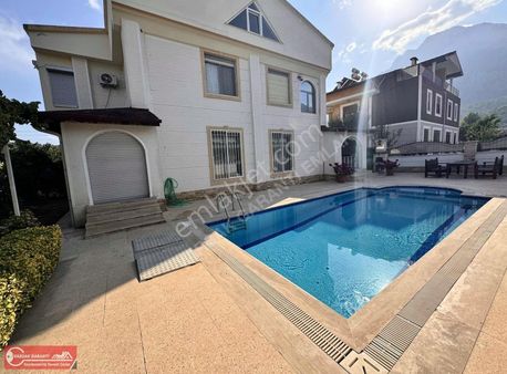 Kemer Göynük Mh 449 Mt Arsa İçinde Satılık Müstakil Villa