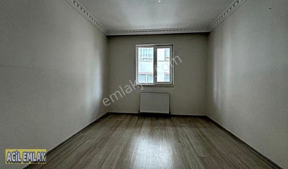 Acil Emlaktan Kartaltepe Cadde Yakını Asansörlü Yeni Bina