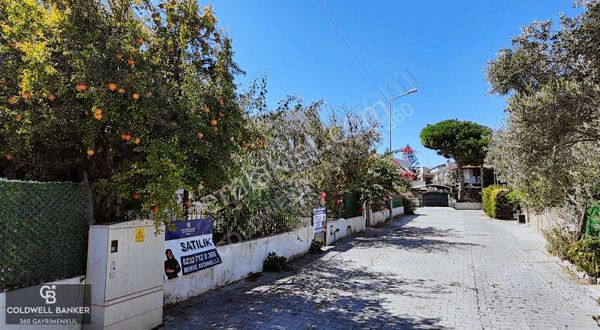Çeşme Göbene Mevkiinde Müstakil Bahçeli Denize Yakın Villa