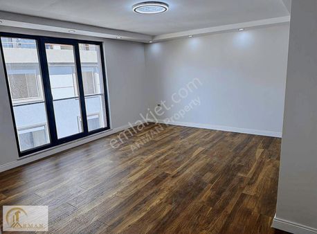 Beşiktaş Dikilitaş'ta Satılık 3+1 Dubleks Daire