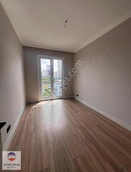 Tema İstanbul 2 B Etap Boş Kiralık Teras Kat 3+1 Daire 205 M²