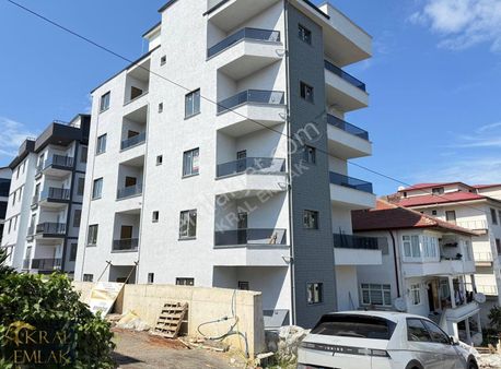 Çuhallı Çarşısında 2+1 Ayrı Mutfaklı Denize Yakın Satılık Daire