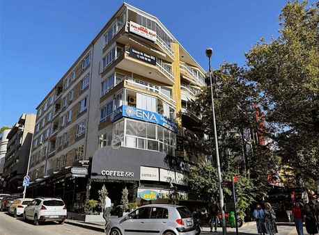 Tunalı Hilmi Başlangıcında Köşe Konumda Satılık 300 M2 Daire