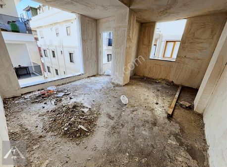 Küçükyalı'da Sahil Ve Marmaraya Yakın Katta Ayrı Mutfaklı 2+1