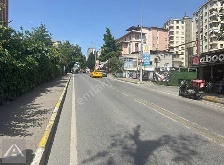 Maltepe İki Cadde Kesişiminde Eşsiz Konumda 685m2 İmarlı Arsa