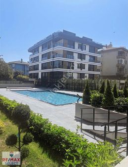 Yeşilköy'de Güvenlikli Ve Havuzlu Butik Site İçi Sıfır Dubleks