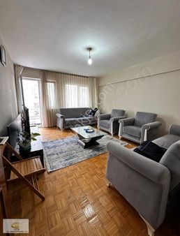 Agm'den Reşadiyede Mükemmel Konumda 2+1 Ara Kat Satılık Dairea