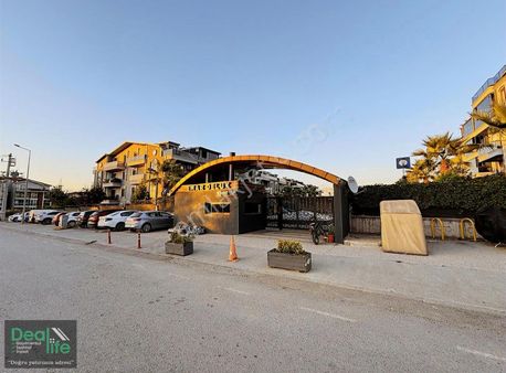 Deallife'dan Fsm'de Emardelüx Sitesinde Bahçeli 2+1 Daire