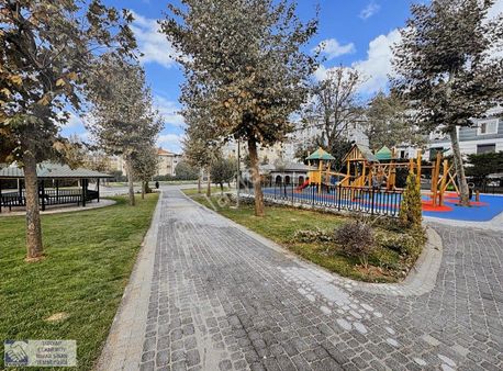 Çekmeköy Merkez Mahallesinde Kiralık 2+1 Ara Kat Daire