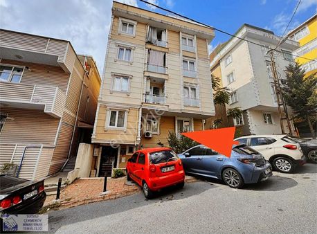 Ümraniye Çakmakta Metroya Yakın Satılık 2+1 Ara Kat Daire