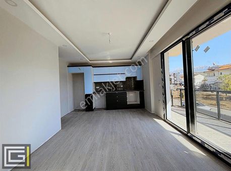 Seydikemer Menekşe De Ara Kat 2+1 Sıfır Yapı Kiralık Daire