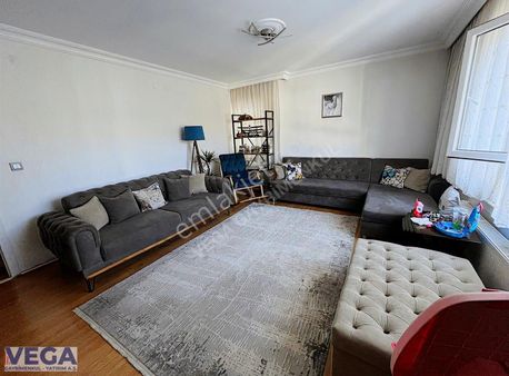 ▄vega▄gayrimenkul▄ Merkezi Konumda Ulaşımı Kolay 3+1 Daire