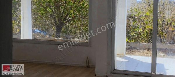 Rw Akar'dan Güzelbahçe Çamlı'da Kiralık Villa