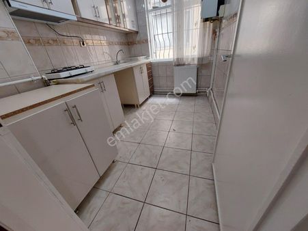 Göraldan 2+1 Dikmen Caddesi Üzerinde Yüksek Giriş Kat Konumunda