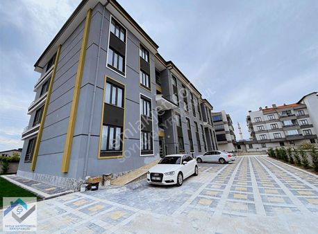 Şehir Hastanesine Yürüme Mesafesinde Lüx Geniş 2+1 Arakat Daire