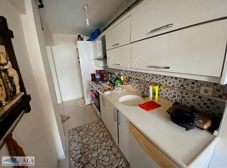 Üçkuyular Meydanı İstinyepark Yakını 2+1 Doğalgazlı Daire