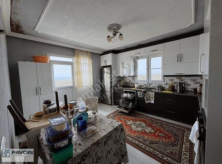 Uşak Sivaslı Pınarbaşı Kasabası Sakinliğin İçinde Müstakil Yaşam