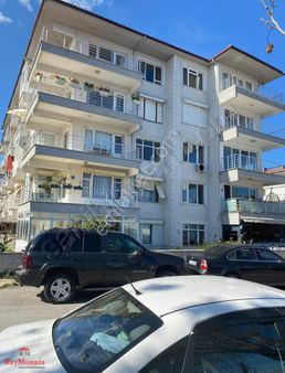 Yalova Çınarcık Merkezde Denize Sıfır 2+1 Eşyalı Daire