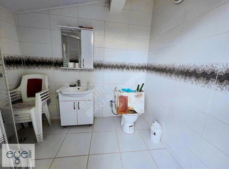 Egeli'den Denize Yakın Bakımlı Villa