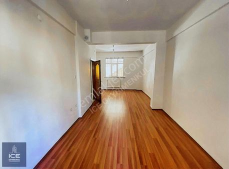 Kayışdağı Mah.yeditepe Karşısı Kiralık 2+1 Bahçe Katı Daire