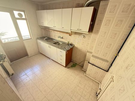 Ayvalı'da Anteras Avm Yakını Ara Katta Yüksek Kira Getirili 3+1 Daire