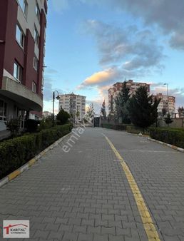 Kartal'dan Kombili Önü Açık Geniş Ve Ferah 3+1 Daire