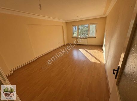 Belediye Konutları Sema 3'te Kiralık Temiz 3+1 Daire