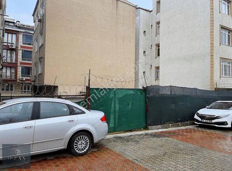 Ozan Emlaktan F.çakmakta 132m2 Caddeye Yakın Cephesi Geniş Arsa