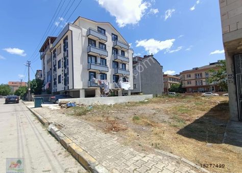 Körfez Güney Mahallesinde 305 M2 Satılık Konut Arsası