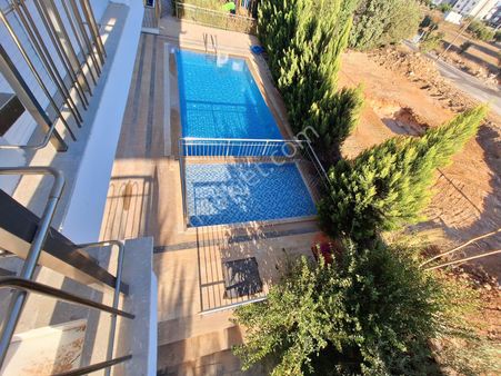 Havuzlu Çocuk Parklı 3+1 İskanlı Giyinme Odası Mevcut Köşe Daire