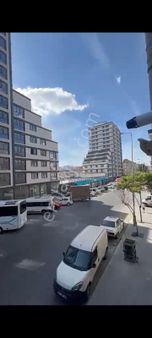 Esenyurt Üçevler Mahallesi Pazaryolu Caddesi 2+1 Ara Kat Daire