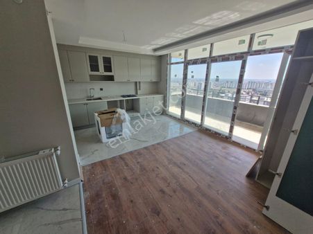 İz'den Gürselpaşa 'da 6+2 Satılık Geniş Oturumlu Daire